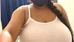 Bhabhi showing her huge boob