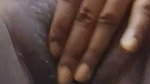 Desi girl fingering herself