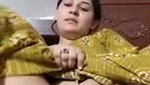 Bangladeshi Girlfriend fingering in video with bf