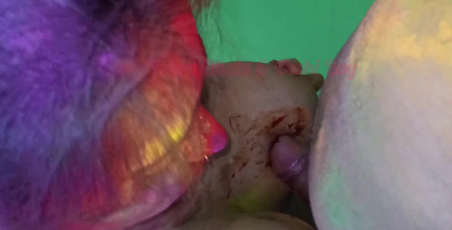 Holi me Debar ne apnehi bhukha Bhabi ko chod dia Female Condom laga ke .. full Hindi talking