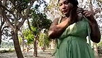 Urvi bhabhi showing her huge boob outdoor