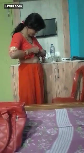 Desi Bhabhi Wearing Cloths
