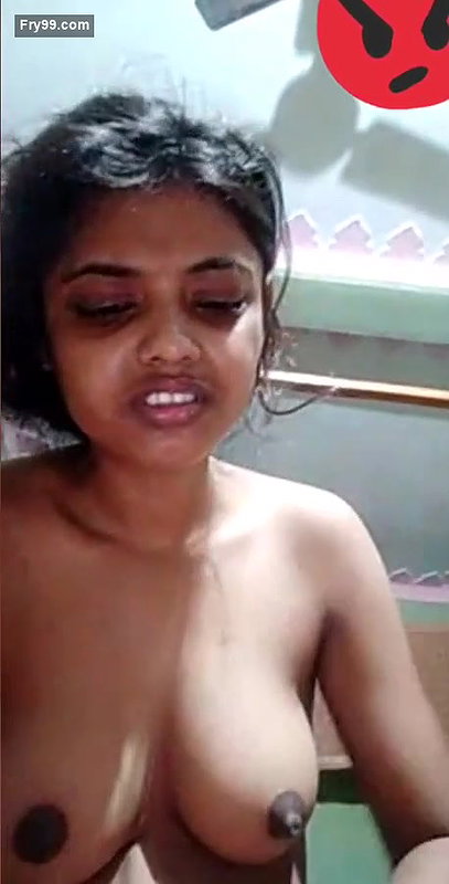 Cute Desi Girl Showing Her Boobs and Pussy On VC