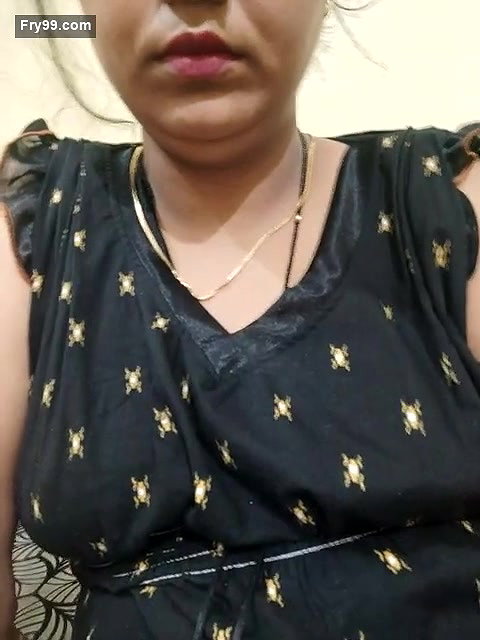 Desi bhabi sexy face