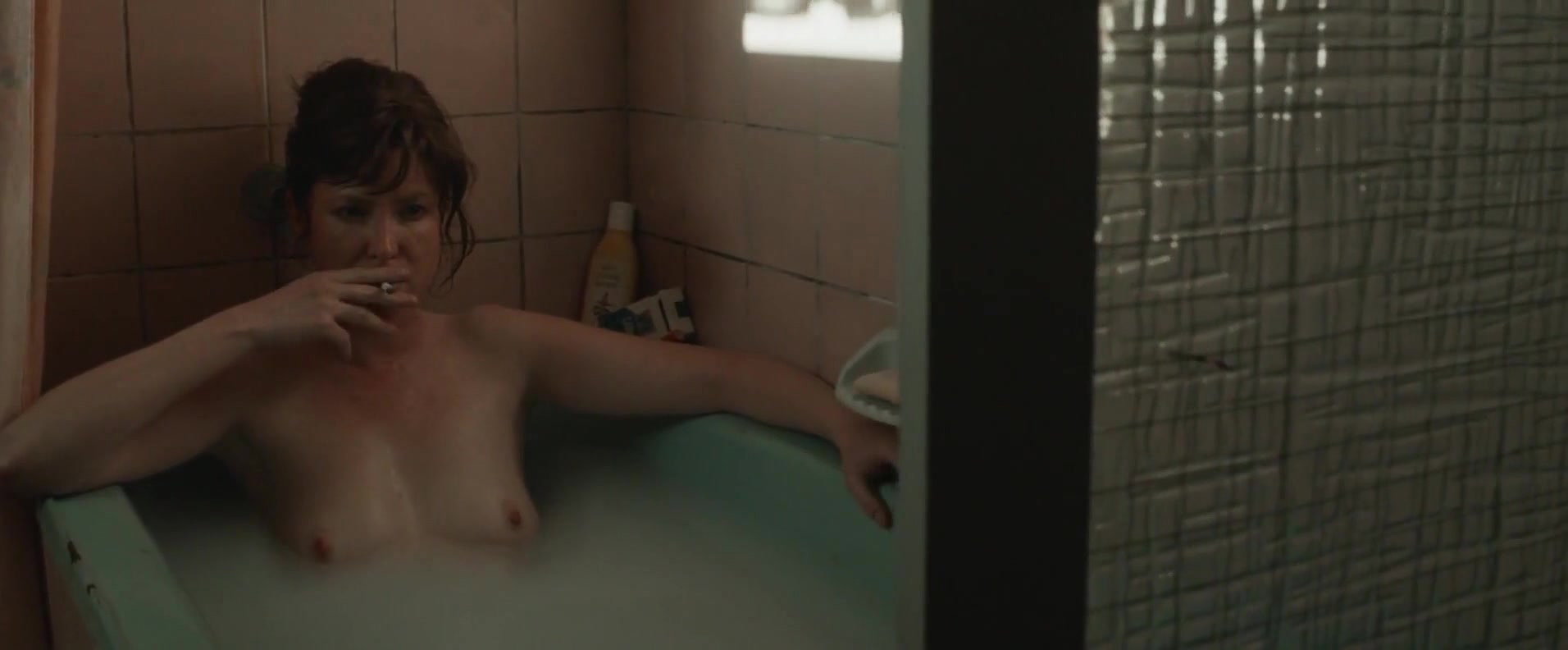 Emma Booth – hounds of love