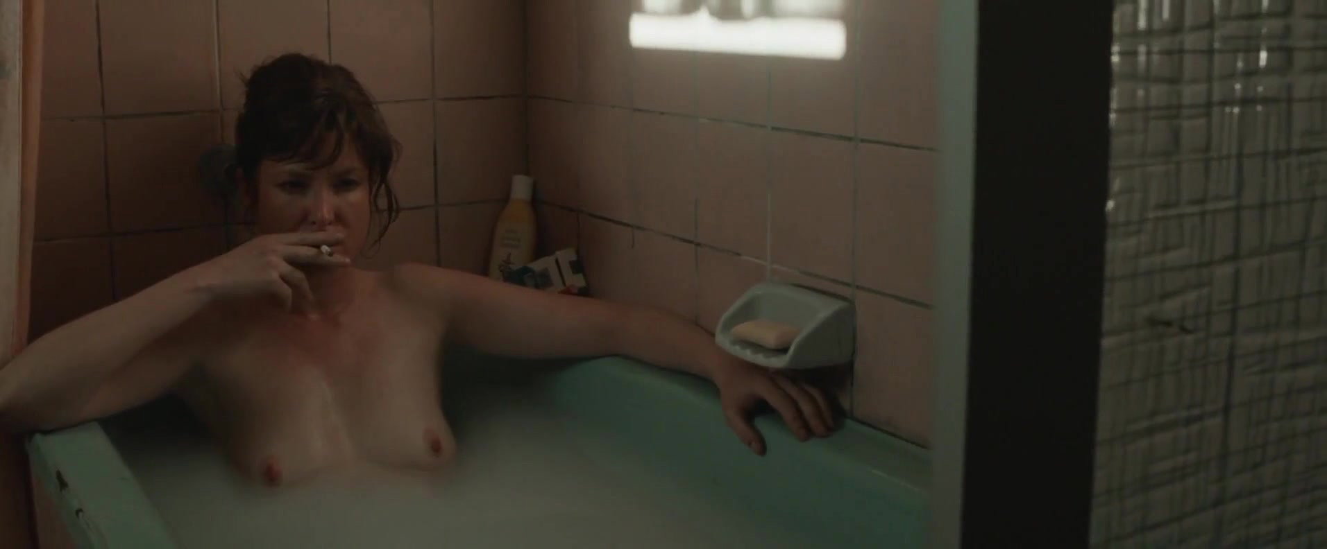 Emma Booth – hounds of love