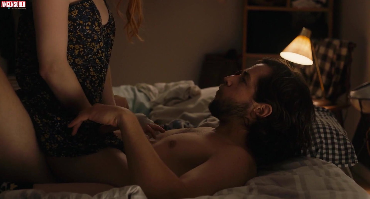 Emma Roberts – in a relationship