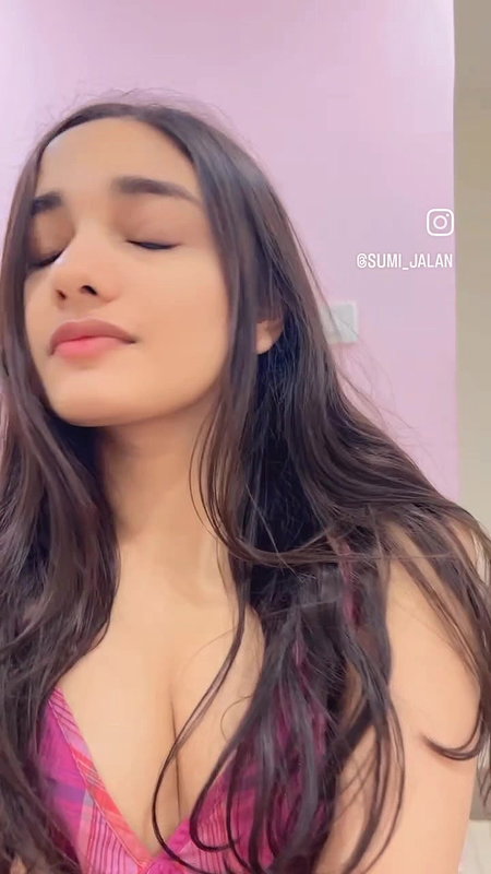hot desi girl sexy cleavage in pin k dress 22