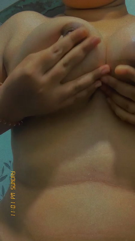 Bigass Horny Chubby Tanker Gf Showing & Fingering Updates32