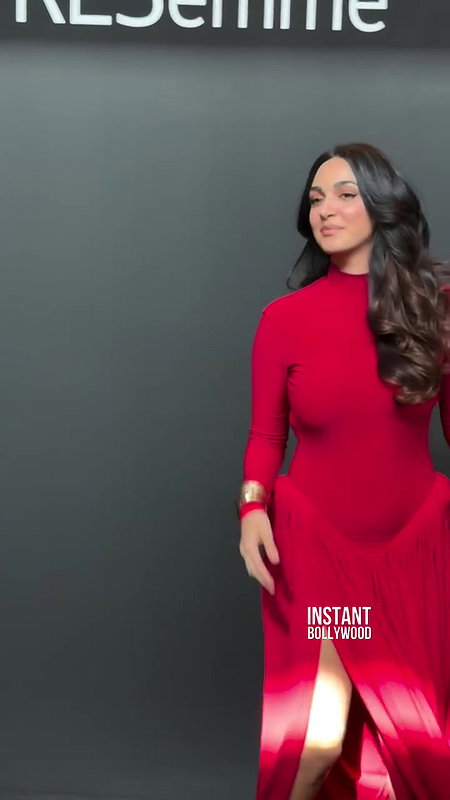 KIARA SIZZLING SEXY CURVY MILF NEVER FAILS TO SEDUCE HQ VIDEO AND MORE 210