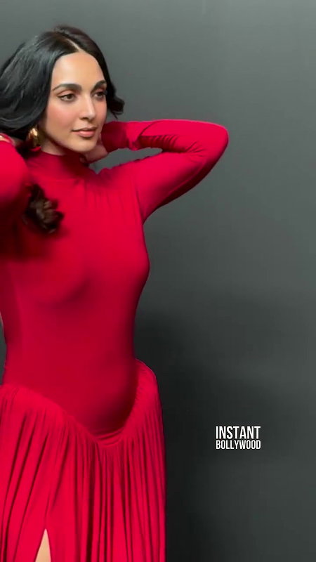 KIARA SIZZLING SEXY CURVY MILF NEVER FAILS TO SEDUCE HQ VIDEO AND MORE 210