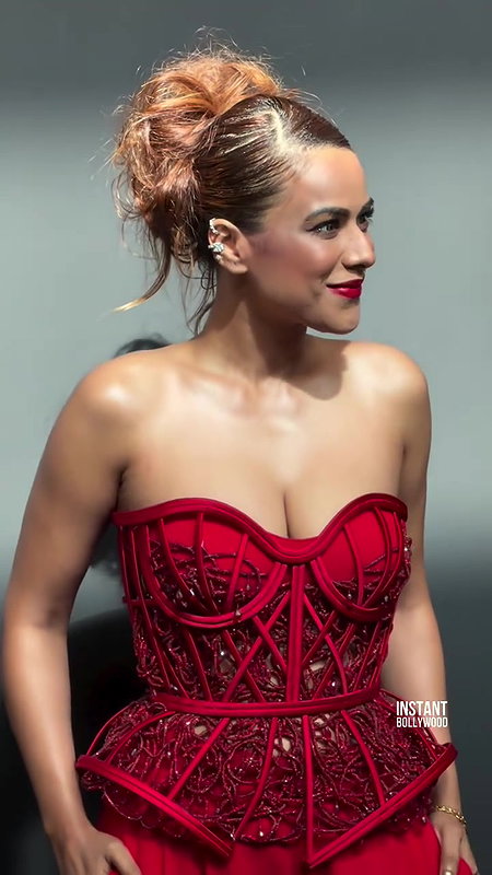 NIA SLUTTY OPEN DEEP CLEAVAGE LUSTY IN OFF SHOULDER DRESS YUMM 24