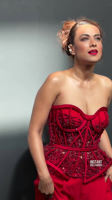 NIA SLUTTY OPEN DEEP CLEAVAGE LUSTY IN OFF SHOULDER DRESS YUMM 24