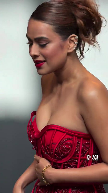 NIA SLUTTY OPEN DEEP CLEAVAGE LUSTY IN OFF SHOULDER DRESS YUMM 24