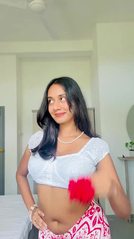 beautiful lankan girl deep sexy navel in white top and floral midy 22