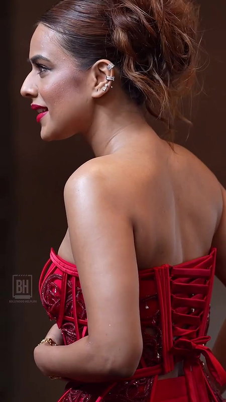 NIA SLUTTY OPEN DEEP CLEAVAGE LUSTY IN OFF SHOULDER DRESS YUMM 26