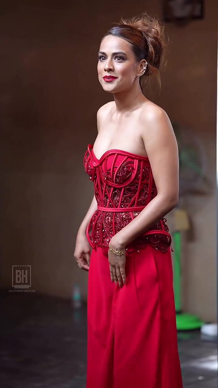 NIA SLUTTY OPEN DEEP CLEAVAGE LUSTY IN OFF SHOULDER DRESS YUMM 26