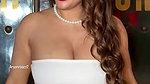Hottie Glam Diva Sexy CLEVAGE EXPOSE TO LUST 22