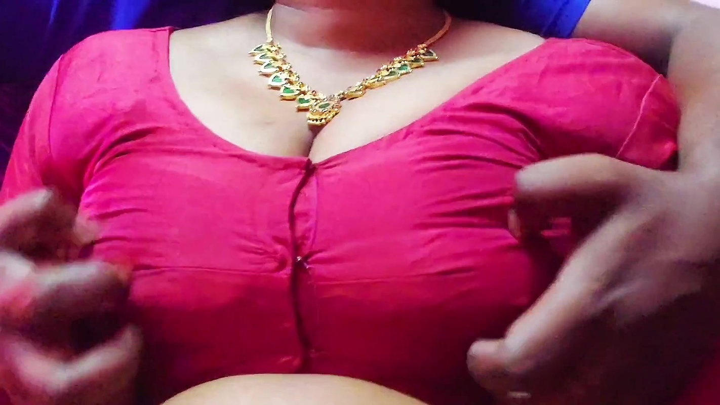 Desi Gorgeous Busty Babe Maria