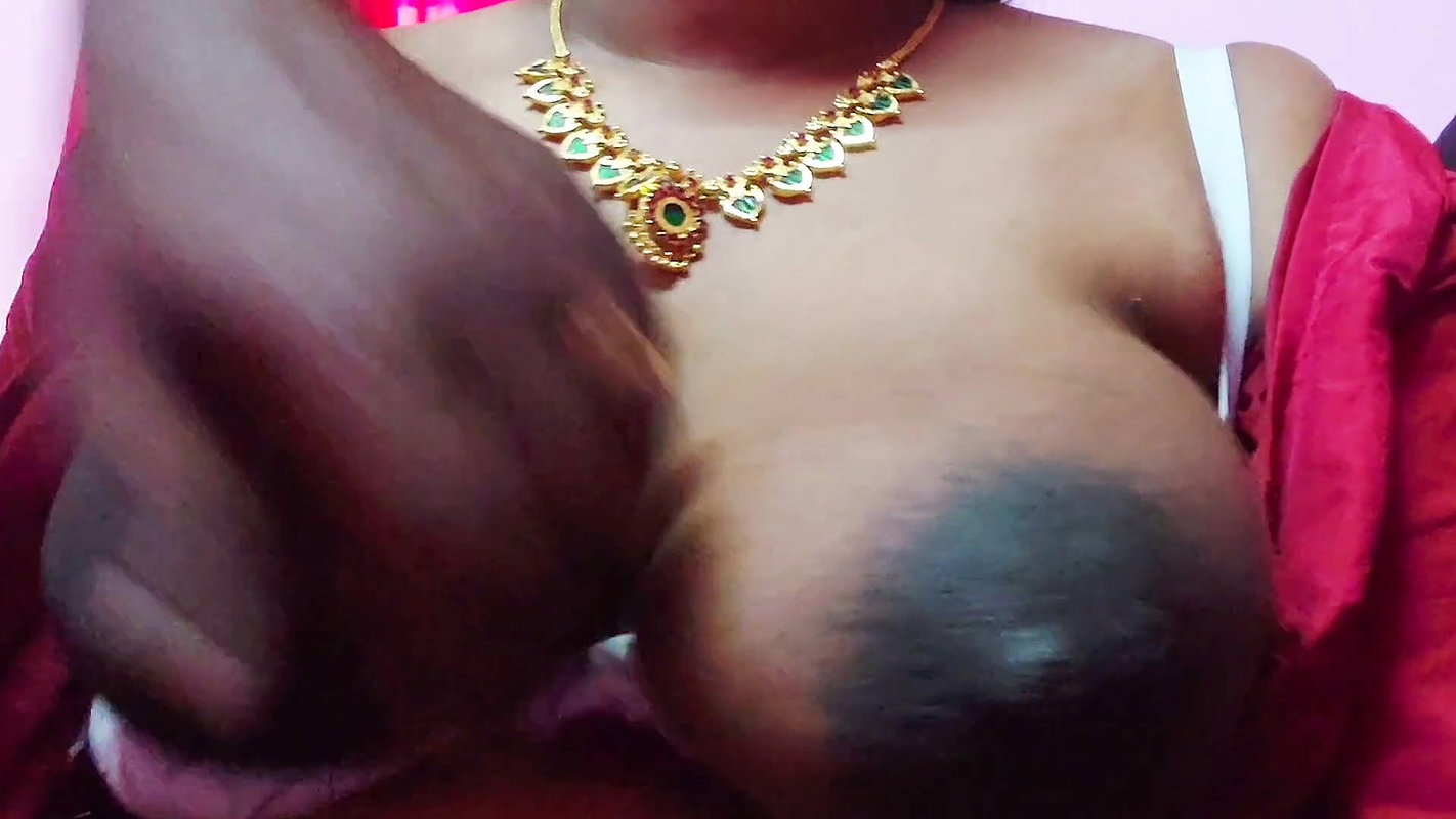 Desi Gorgeous Busty Babe Maria