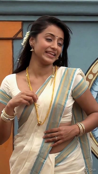 Trisha adjusting saree wantedly to reveal and tempt 236