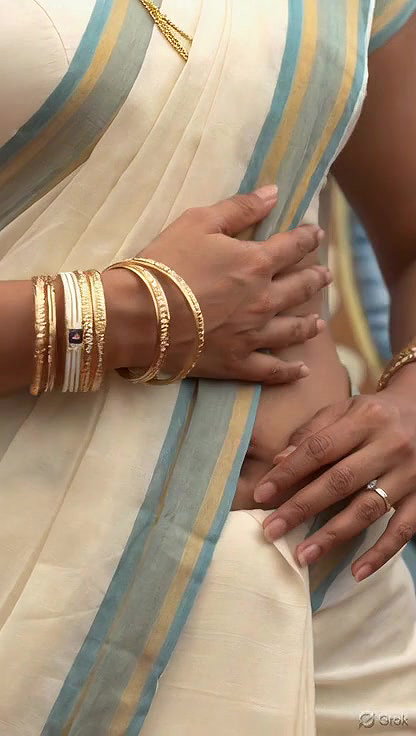 Trisha adjusting saree wantedly to reveal and tempt 236