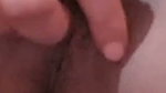 Desi bhabhi apni chut me ungli dal kar pani nikal rahi h