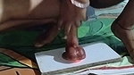 Desi wife ne tel laga ke dildo bur mai dal ke chudai ki