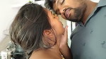 First time bhai ne aapni badi bahan ko aapna land dekhaya aaur aapne bahan ke otho ko chum chum kar romantic mood bana diya