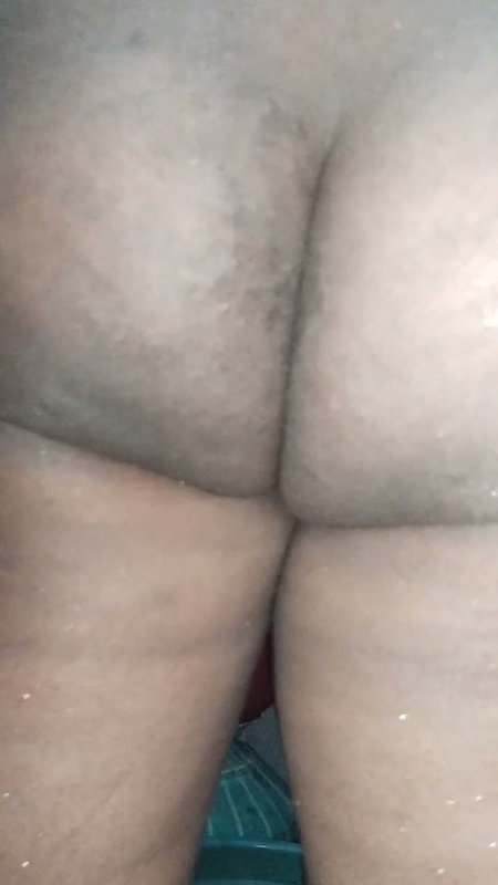Huge boobs desi aunty bathing
