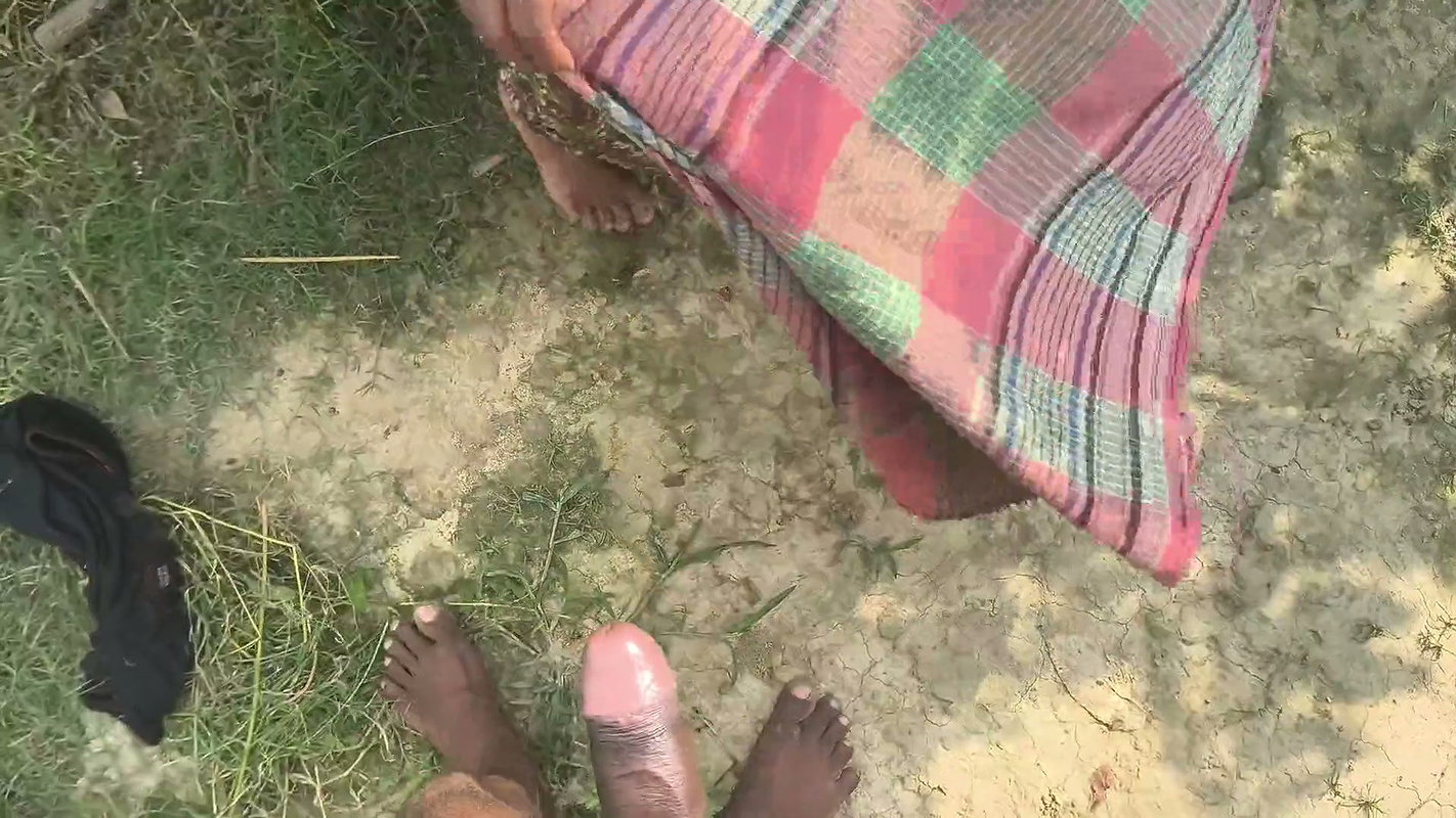 Fucked My Hot Bhabhi While Clearing the Jungle