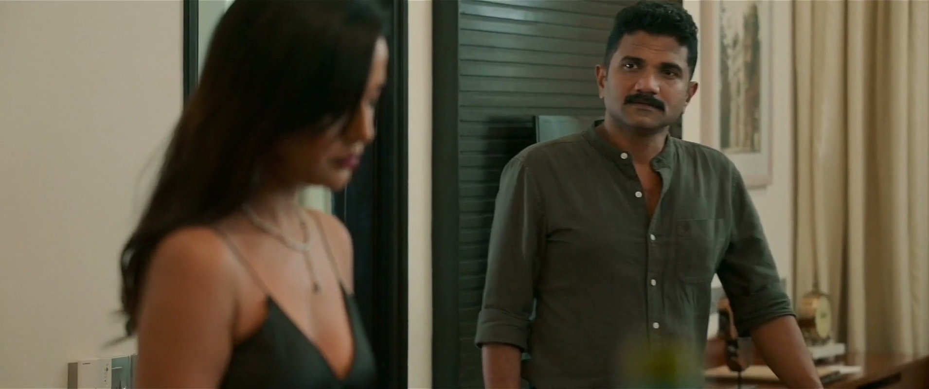 Mr.X- Raiza Wilson Hot Scenes 2