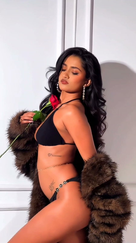 NAELA PAUL SEDUCTIVE SHOOT IN LINGERIE WILD2