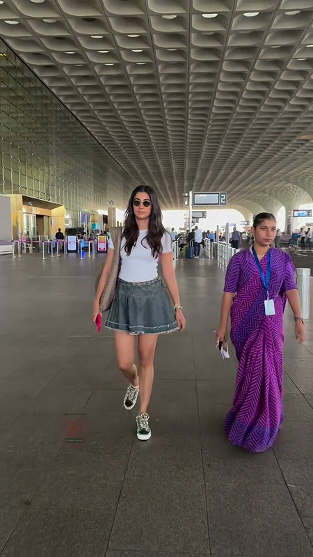 POOJA BEAUTY SEXY IN MINI SKIRT DRESS 2