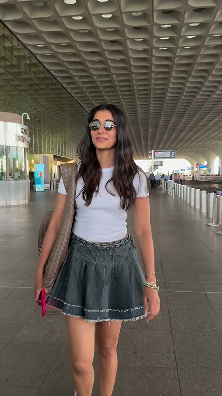 POOJA BEAUTY SEXY IN MINI SKIRT DRESS 2