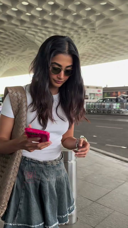 POOJA BEAUTY SEXY IN MINI SKIRT DRESS 2