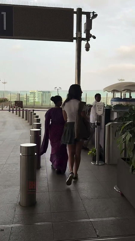 POOJA BEAUTY SEXY IN MINI SKIRT DRESS 2