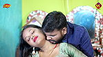 Runa Singh hot sareeless song – Navel kissed, Boobs pressed2