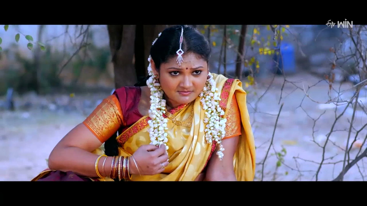 Unk Actress1 Tempting Seduction Scene in Open Field Panileni Puli Raju 2016 1