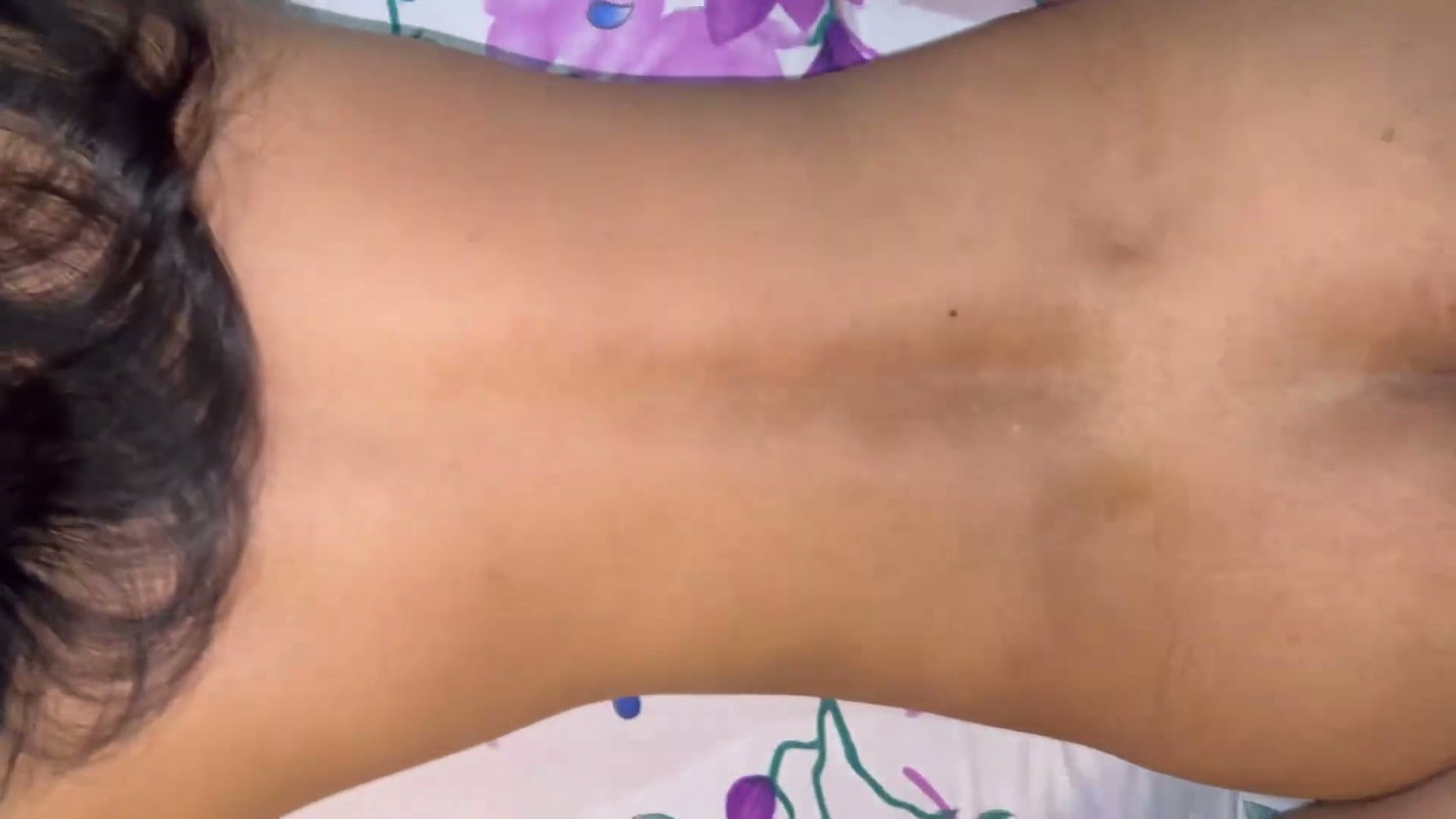 PAKISTANI SALMA KO JIJA NE APNE ROOM PEL DIA FULL STORY KE SATH HINDI SEX