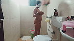 Bhabhi ne chocolate ke sath naha ke dildo ke sath sex kiya