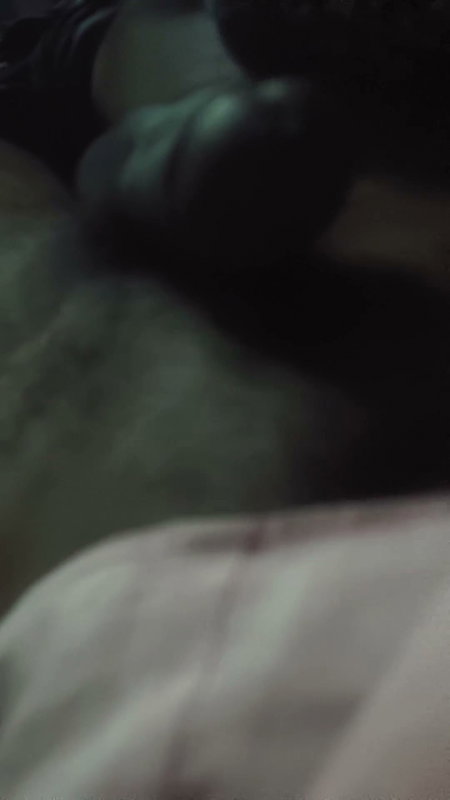 Wife aur husband raat ko sex karte hain aur bada Anand aata Hai jab andar leti Hai
