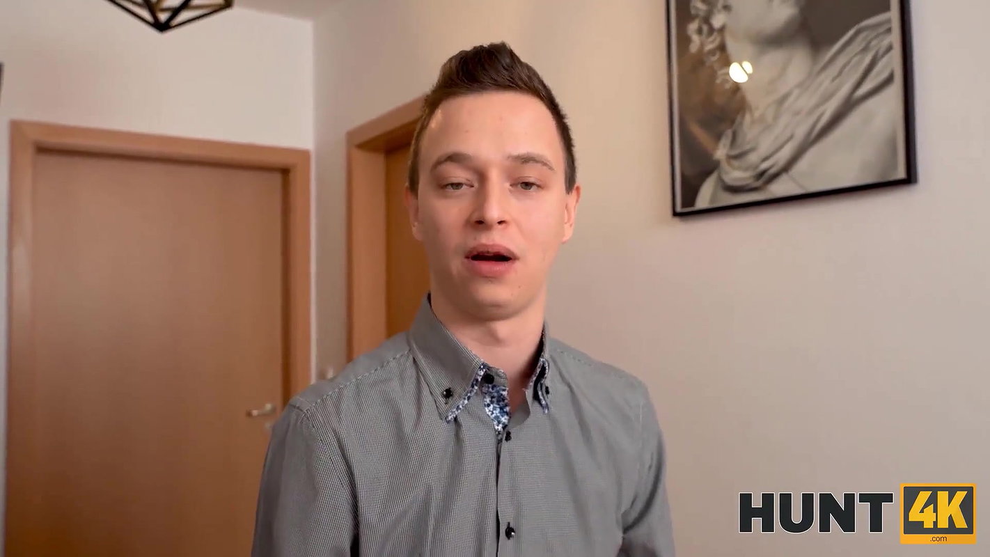 Guy instead of talking to the old friend nails his new flame
