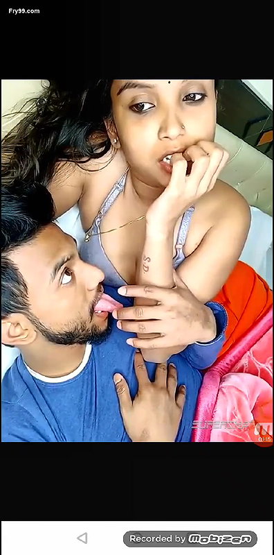 Couples Romance in Live