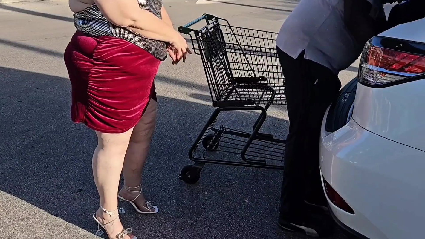 Stranger in supermarket parking, who said, he was a landscaper, i like his power tool & seeds