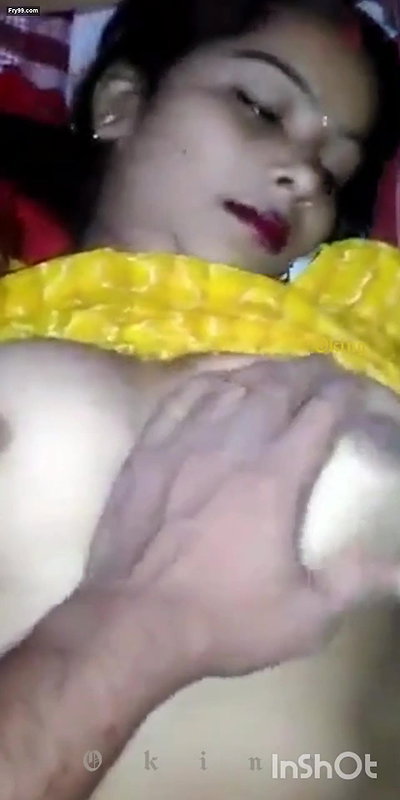 Beautiful bhabhi sexy boobs