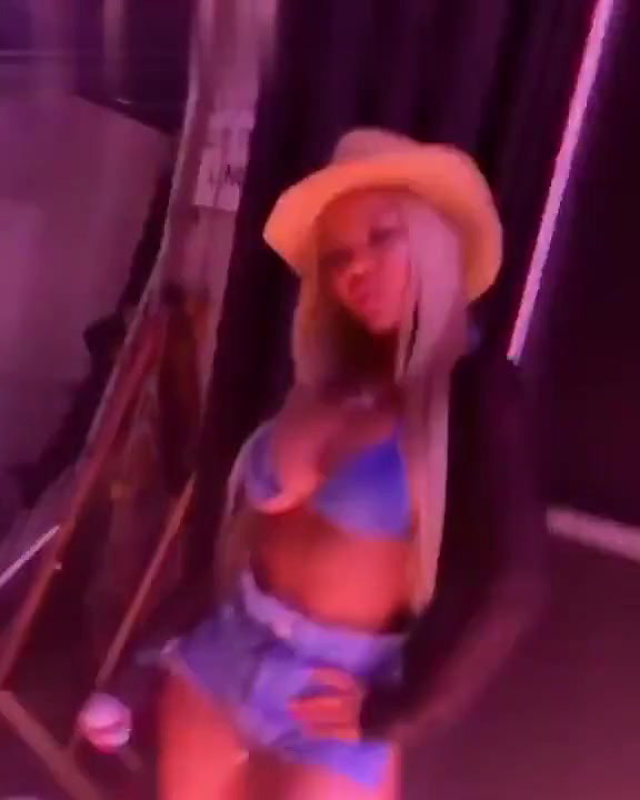 Chinese Kitty – keepupwithaiko_ OnlyFans Leaks (5 Videos) 2