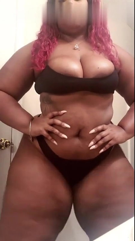 Chrisy – chrisycurves OnlyFans Leaks (5 Videos) 3