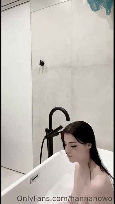 Hannah Owo Nude Bubble Bath Onlyfans Video Leaked