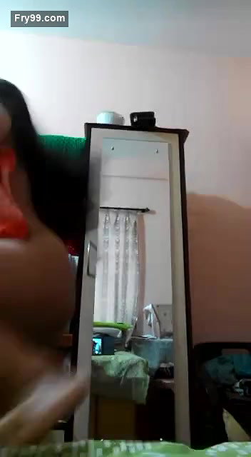 Sexy Desi Girl Shows Her Nude Body